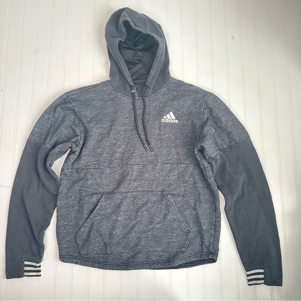 Adidas sweatshirt women’s medium hoodie